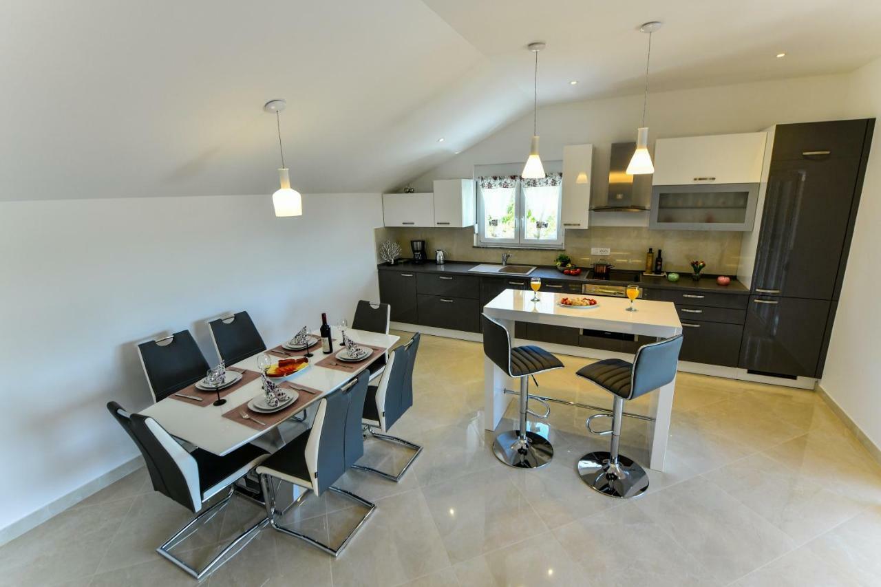 Cambi Lux Apartment Otok  Esterno foto