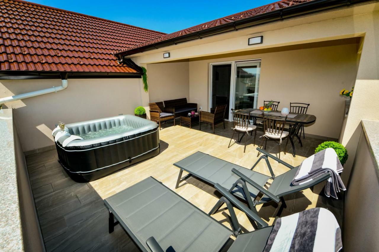 Cambi Lux Apartment Otok  Esterno foto