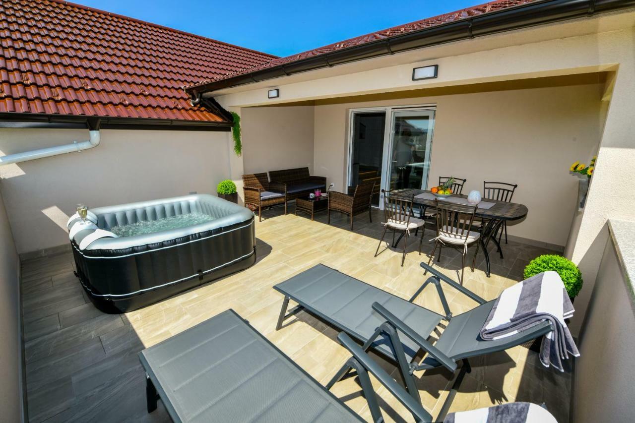 Cambi Lux Apartment Otok  Esterno foto