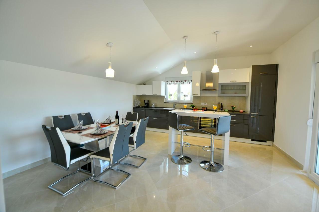 Cambi Lux Apartment Otok  Esterno foto
